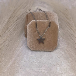 EVAMON  SHELL NECKLACE 